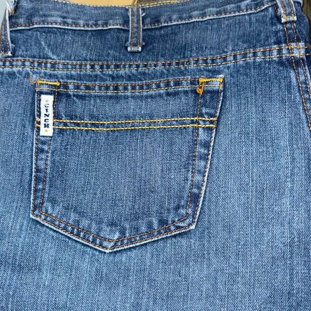 Men’s Cinch jeans size 42x32 never worn brand new